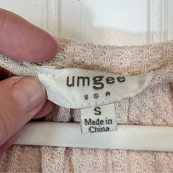 Umgee waffle Striped and Floral Color-block Puff Sleeve Top oversized fit small - Picture 9 of 13